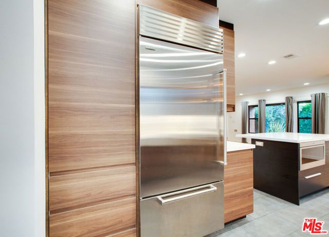 5518 Carpenter Avenue, Valley Village, CA 91607