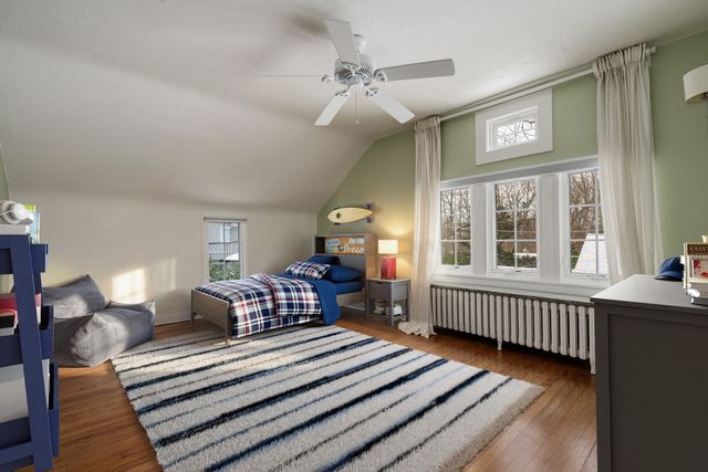 901 E Glenwood Road, Glenview, IL 60025