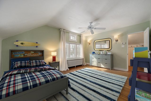 901 E Glenwood Road, Glenview, IL 60025