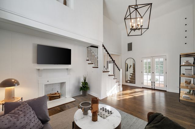 901 E Glenwood Road, Glenview, IL 60025