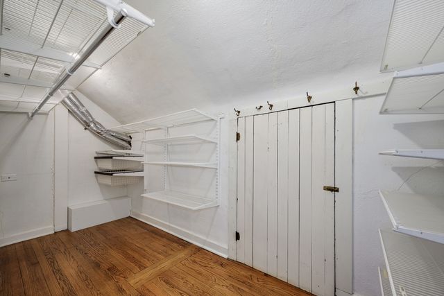 901 E Glenwood Road, Glenview, IL 60025