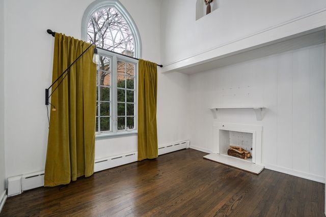 901 E Glenwood Road, Glenview, IL 60025