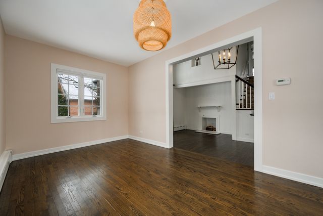 901 E Glenwood Road, Glenview, IL 60025