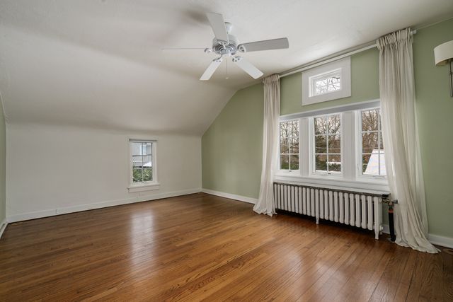 901 E Glenwood Road, Glenview, IL 60025