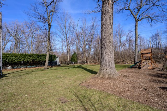 901 E Glenwood Road, Glenview, IL 60025