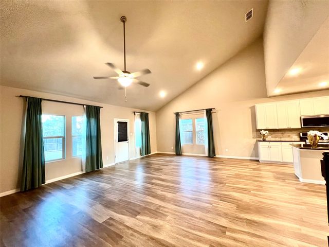 633 Hidden Cove Drive, Princeton, TX 75407