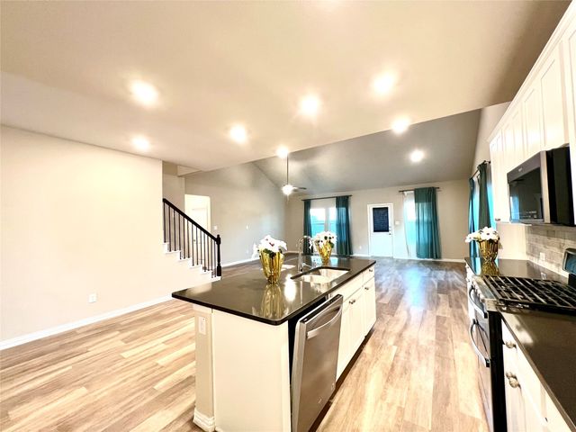 633 Hidden Cove Drive, Princeton, TX 75407