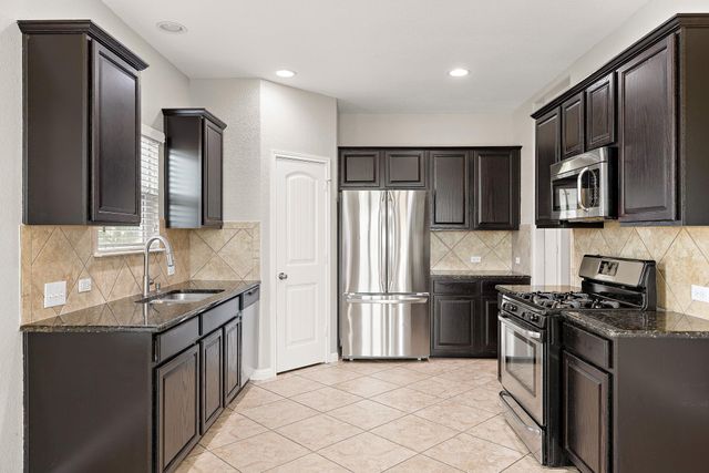 313 Moulins LN, Georgetown, TX 78626