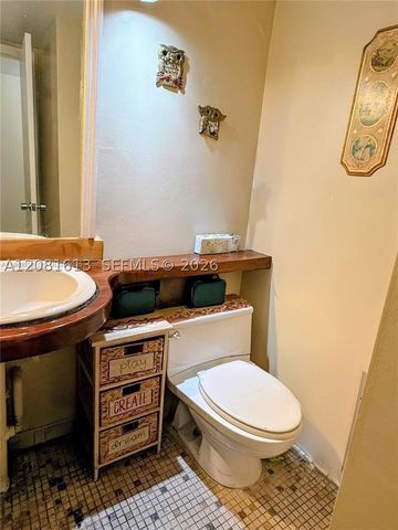 100 Ocean Lane Dr 303, Key Biscayne, FL 33149