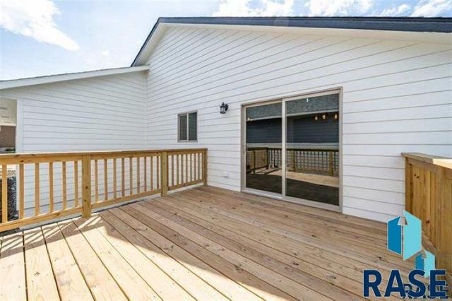 1008 Birch St, Harrisburg, SD 57032