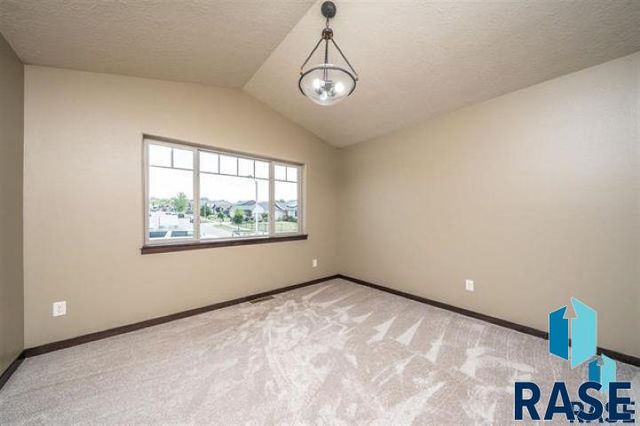 1008 Birch St, Harrisburg, SD 57032
