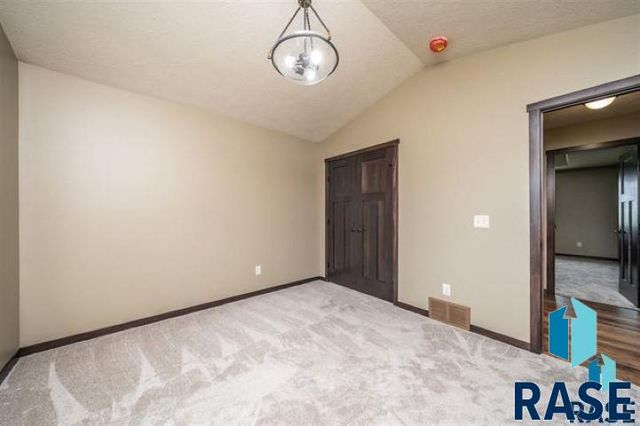 1008 Birch St, Harrisburg, SD 57032