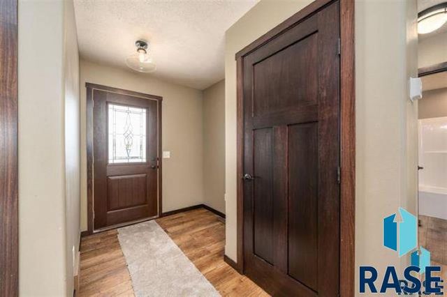 1008 Birch St, Harrisburg, SD 57032