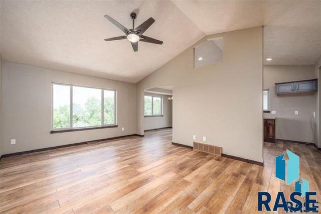 1008 Birch St, Harrisburg, SD 57032