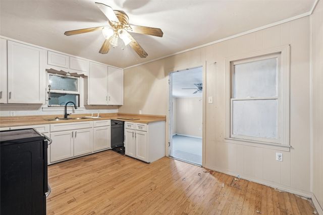 806 Hamilton Drive, Gholson, TX 76705