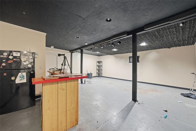 806 Hamilton Drive, Gholson, TX 76705