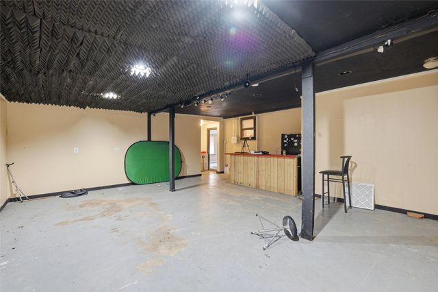 806 Hamilton Drive, Gholson, TX 76705