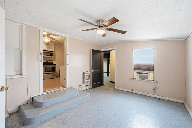 806 Hamilton Drive, Gholson, TX 76705