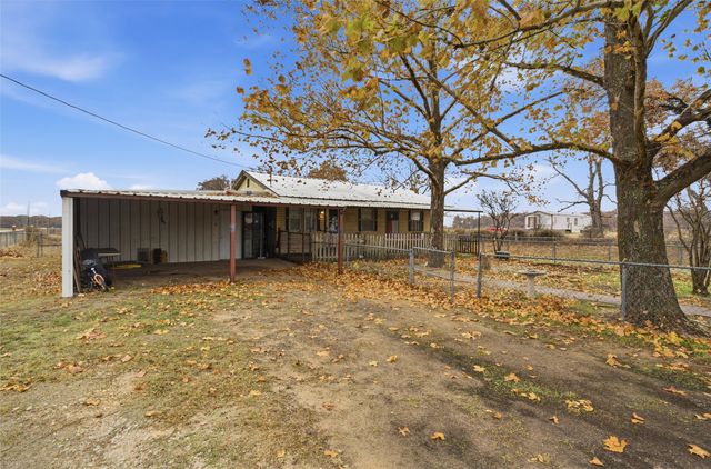 806 Hamilton Drive, Gholson, TX 76705