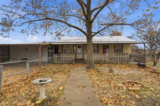 806 Hamilton Drive, Gholson, TX 76705