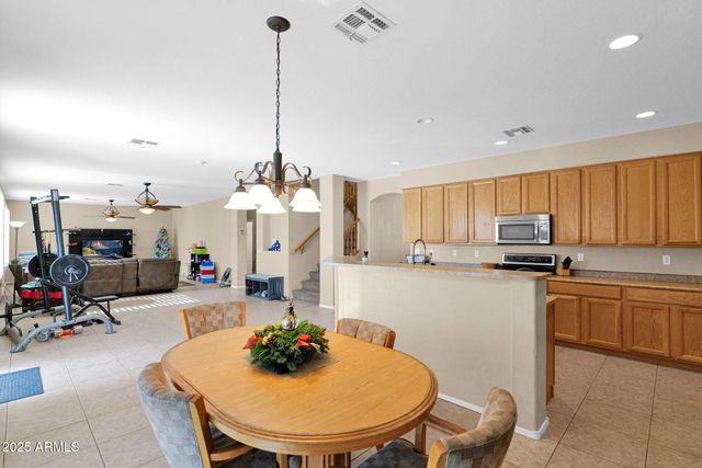 8021 W DONALD Drive, Peoria, AZ 85383