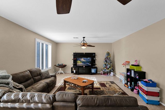 8021 W DONALD Drive, Peoria, AZ 85383