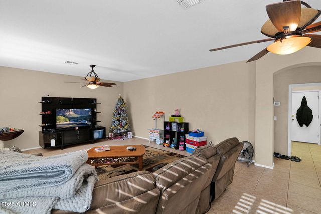 8021 W DONALD Drive, Peoria, AZ 85383