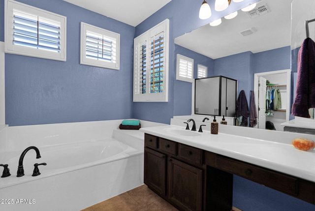 8021 W DONALD Drive, Peoria, AZ 85383