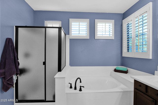 8021 W DONALD Drive, Peoria, AZ 85383