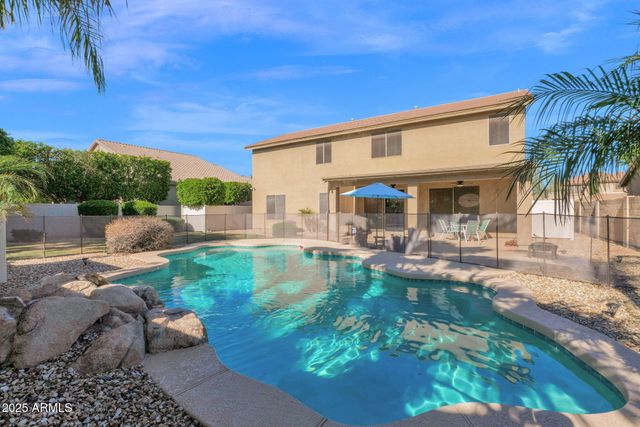 8021 W DONALD Drive, Peoria, AZ 85383