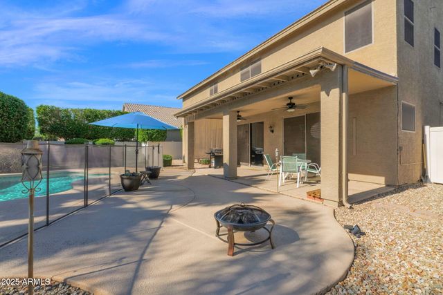 8021 W DONALD Drive, Peoria, AZ 85383