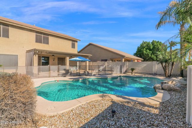 8021 W DONALD Drive, Peoria, AZ 85383