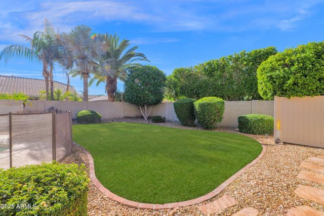 8021 W DONALD Drive, Peoria, AZ 85383