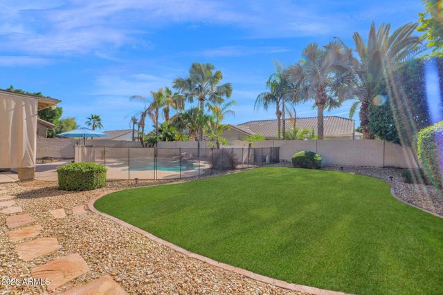8021 W DONALD Drive, Peoria, AZ 85383