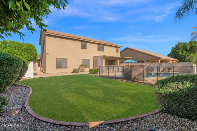 8021 W DONALD Drive, Peoria, AZ 85383