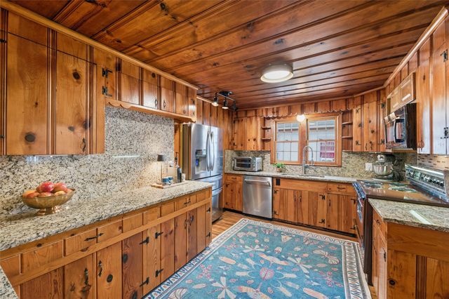 513 Ogden Avenue, Cockrell Hill, TX 75211