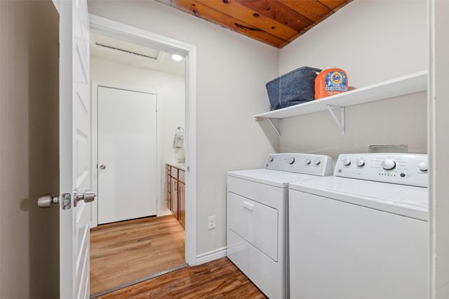 513 Ogden Avenue, Cockrell Hill, TX 75211