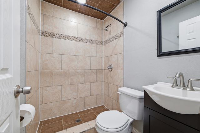 513 Ogden Avenue, Cockrell Hill, TX 75211