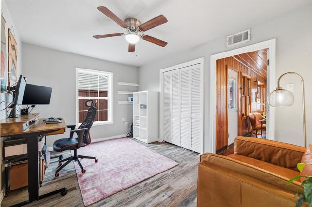 513 Ogden Avenue, Cockrell Hill, TX 75211