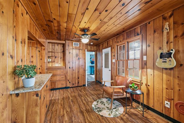 513 Ogden Avenue, Cockrell Hill, TX 75211