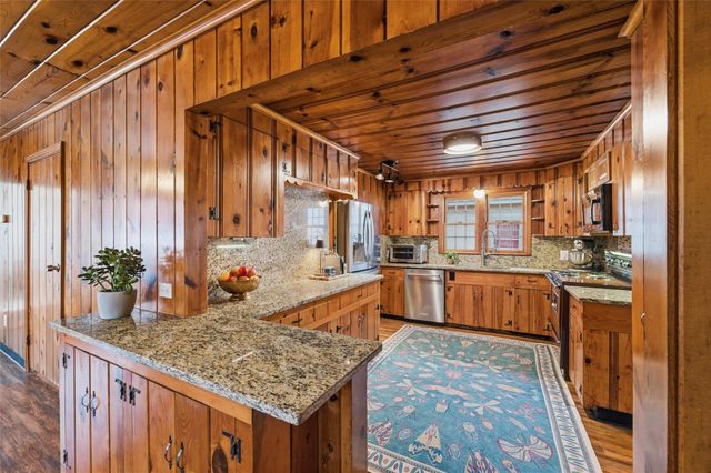 513 Ogden Avenue, Cockrell Hill, TX 75211