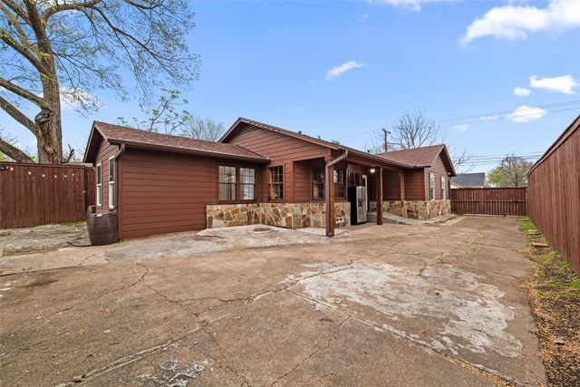 513 Ogden Avenue, Cockrell Hill, TX 75211