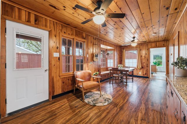 513 Ogden Avenue, Cockrell Hill, TX 75211