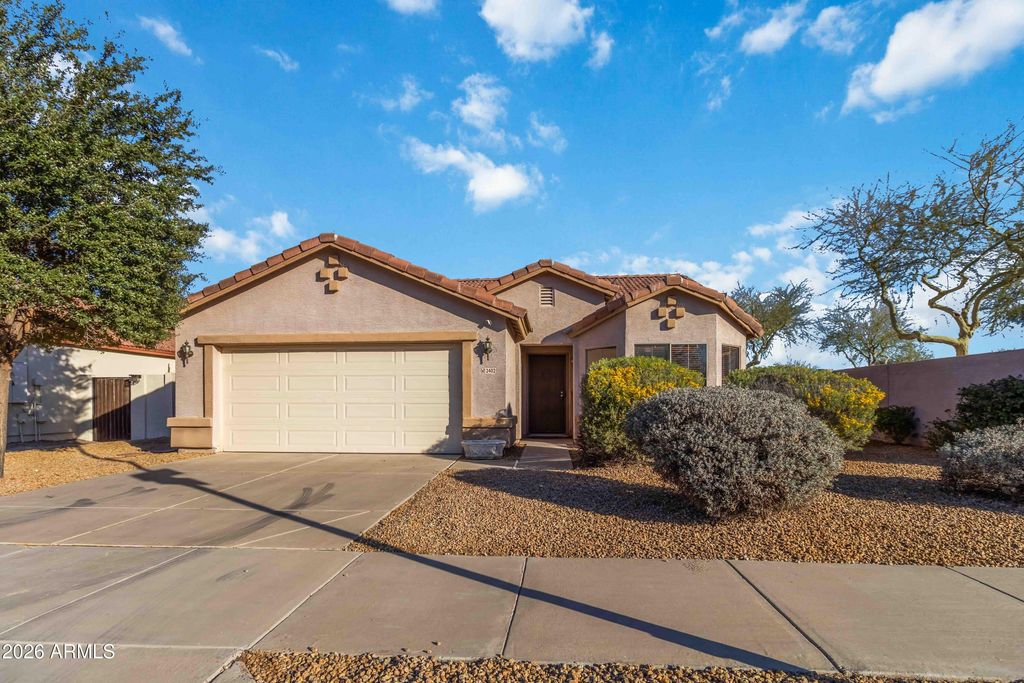 2402 W DARREL Road, Phoenix, AZ 85041