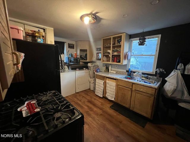 160 Dearborn Avenue, Toledo, OH 43605