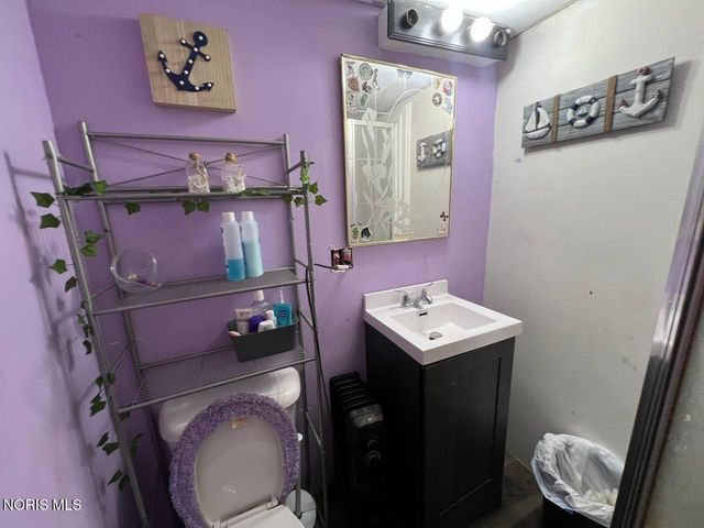 160 Dearborn Avenue, Toledo, OH 43605