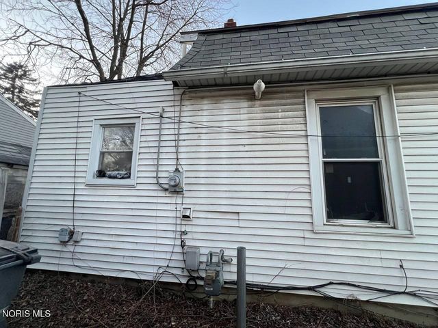 160 Dearborn Avenue, Toledo, OH 43605