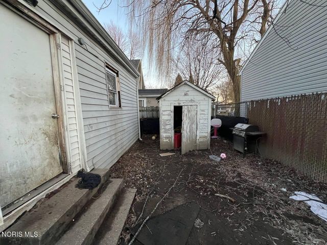 160 Dearborn Avenue, Toledo, OH 43605