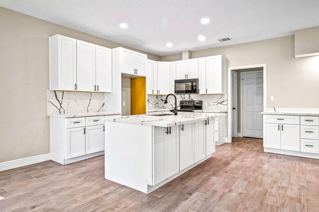 107 Cloverdale, Livingston, TX 77351
