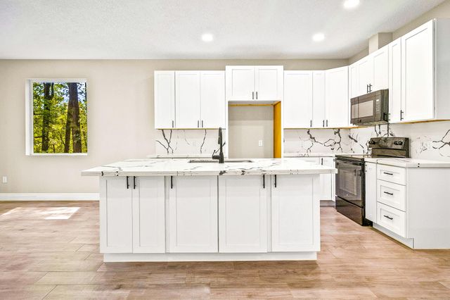 107 Cloverdale, Livingston, TX 77351
